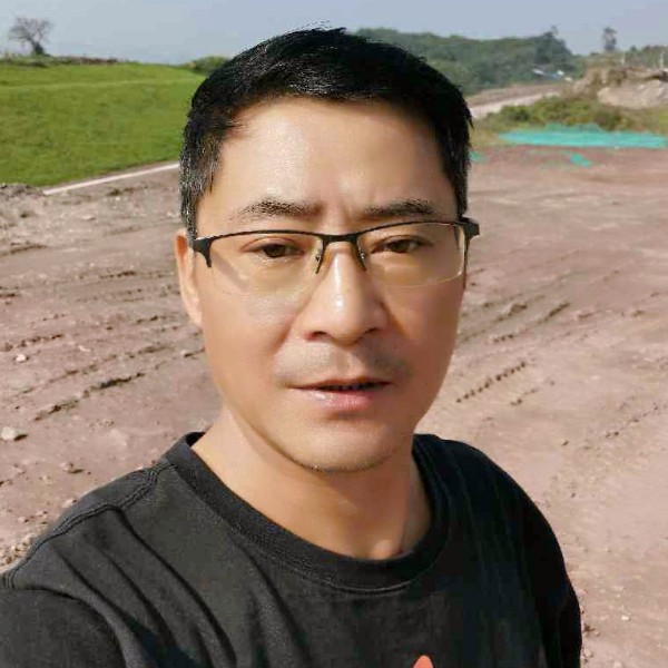 日月立山而的照片