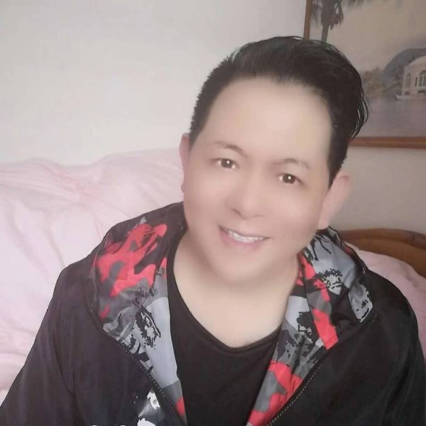 思恋深拥清秀的照片