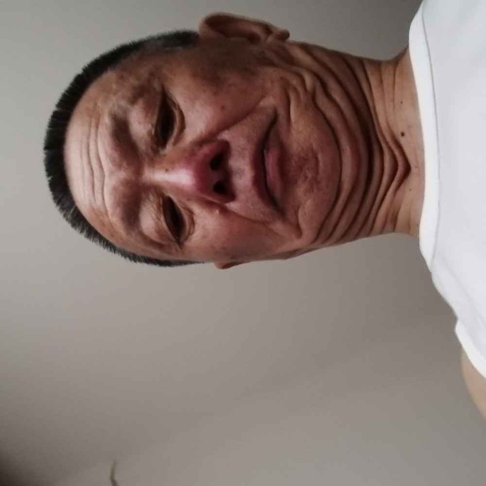 机灵蹙眉青衣的照片