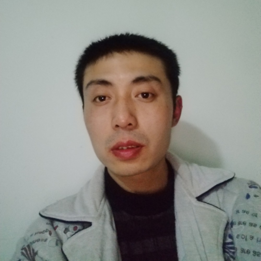 现实店员的照片