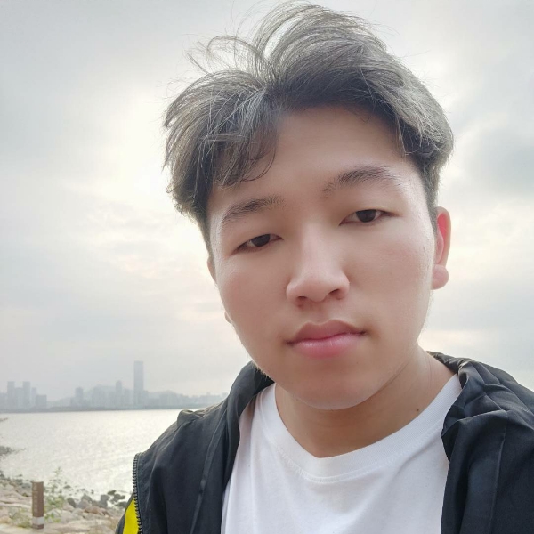 半夏回眸自信的照片