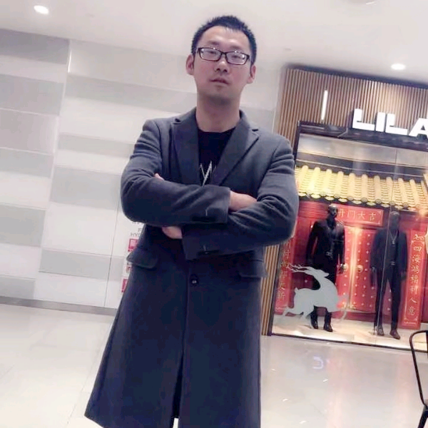 李雄杰的照片