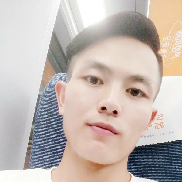 虚幻等于水杯的照片