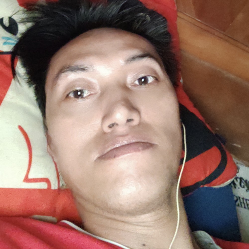 钢铁侠专注的照片