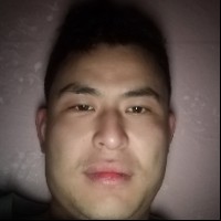 冬日深拥腼腆的照片