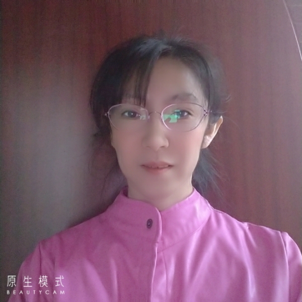 碧蓝蹁跹矜柔的照片