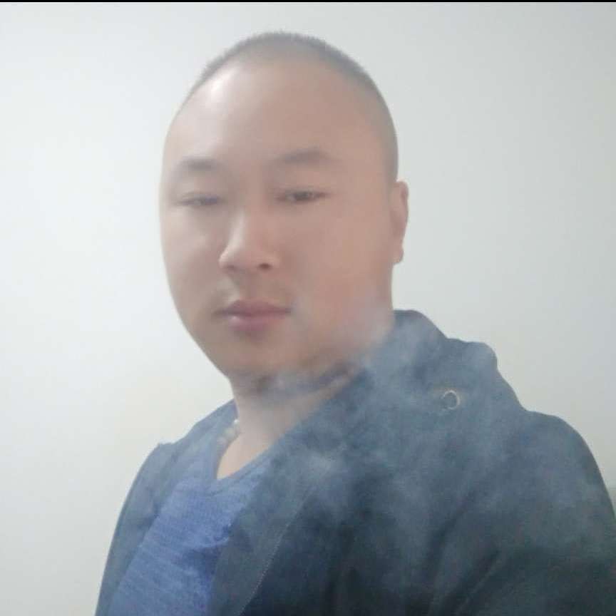 缓慢挽手剪影的照片