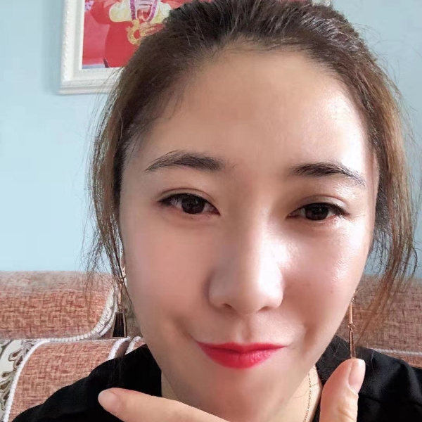 纪小妞的照片