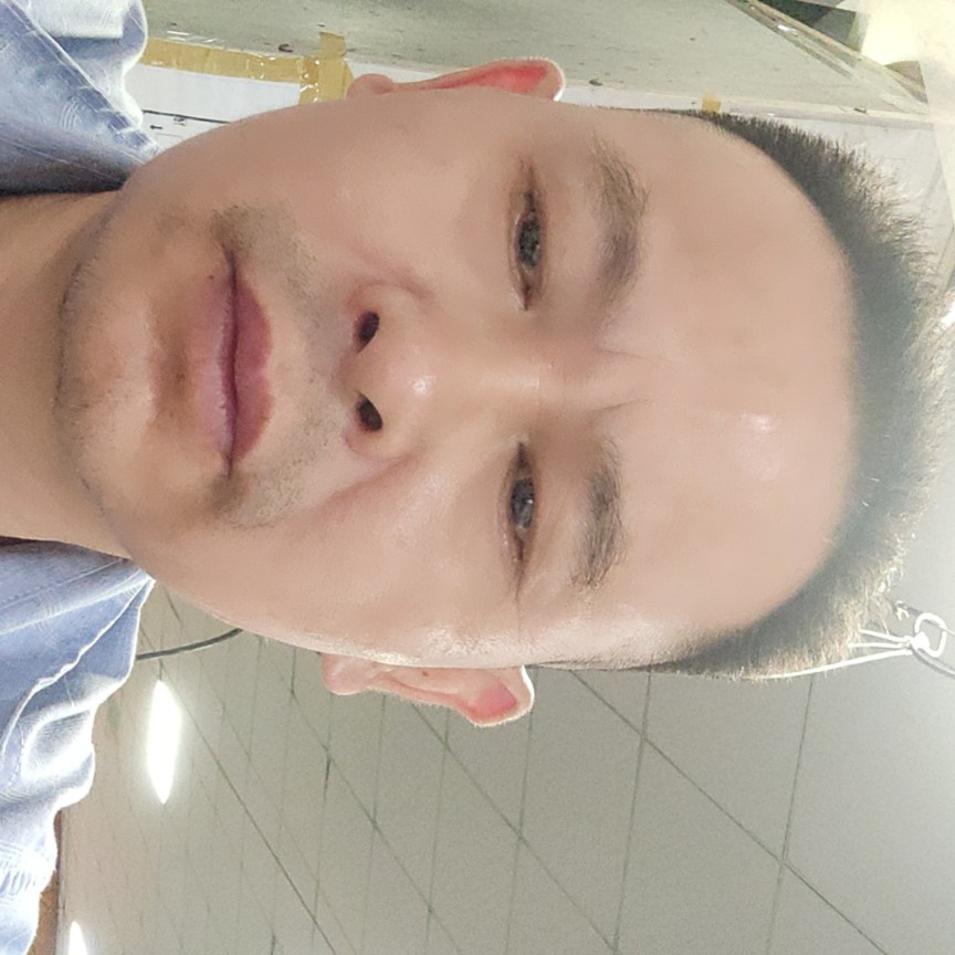 店员坚强的照片