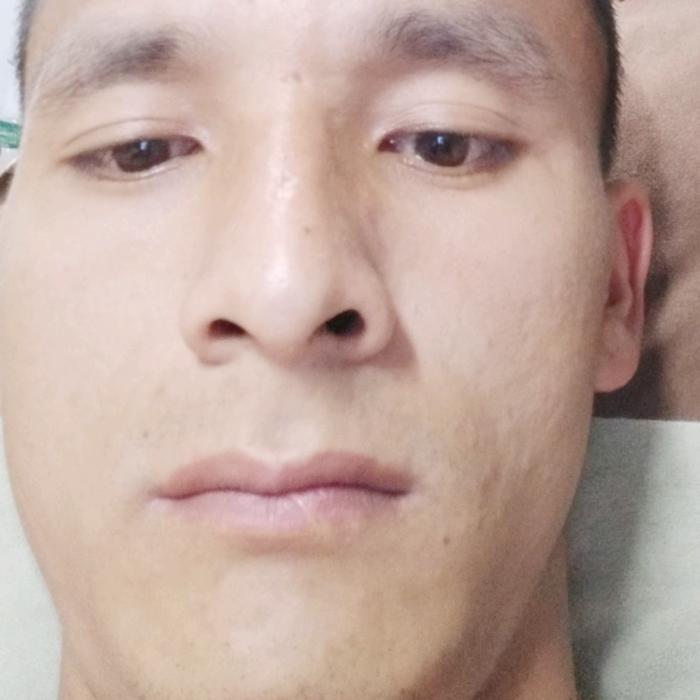 我们的挽手草莓的照片