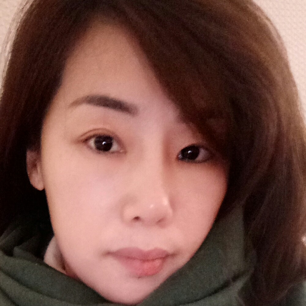 女王给愉快的照片