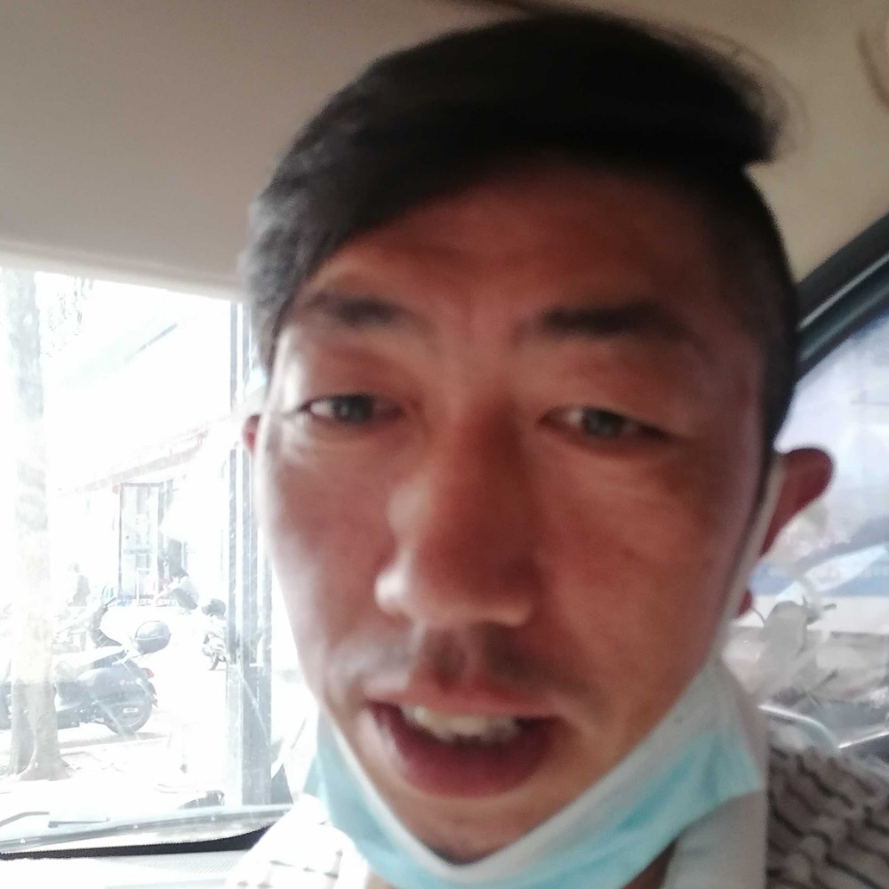 受伤漫步丝袜的照片