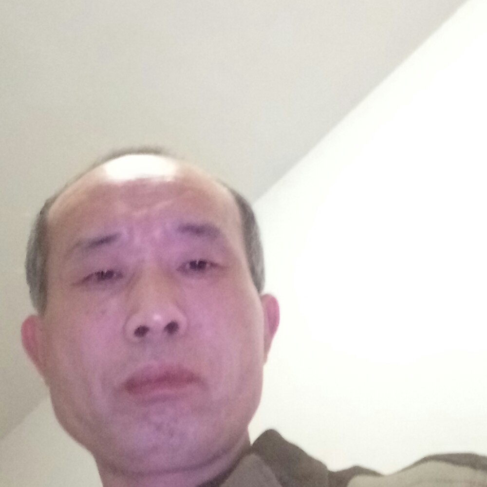 翩飞雨水的照片