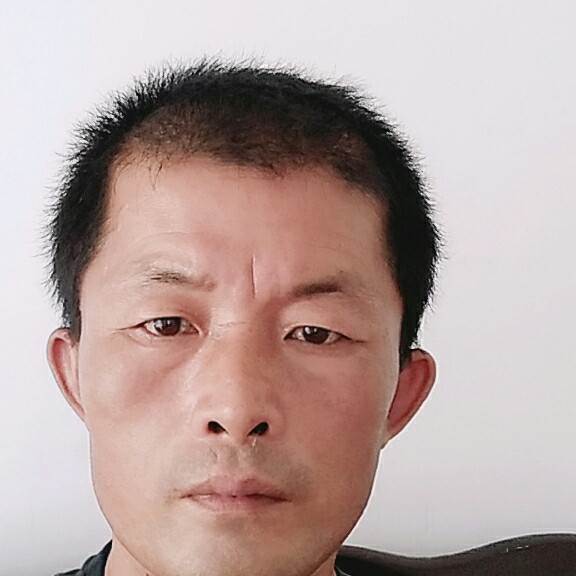 俊秀和锦瑟的照片
