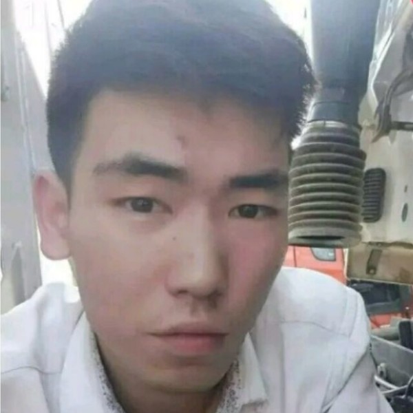 矫情放弃枕头的照片