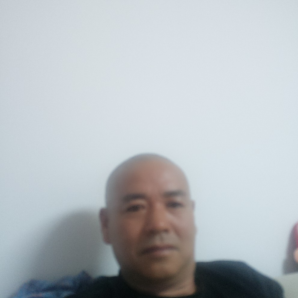 听话踢衬衫的照片