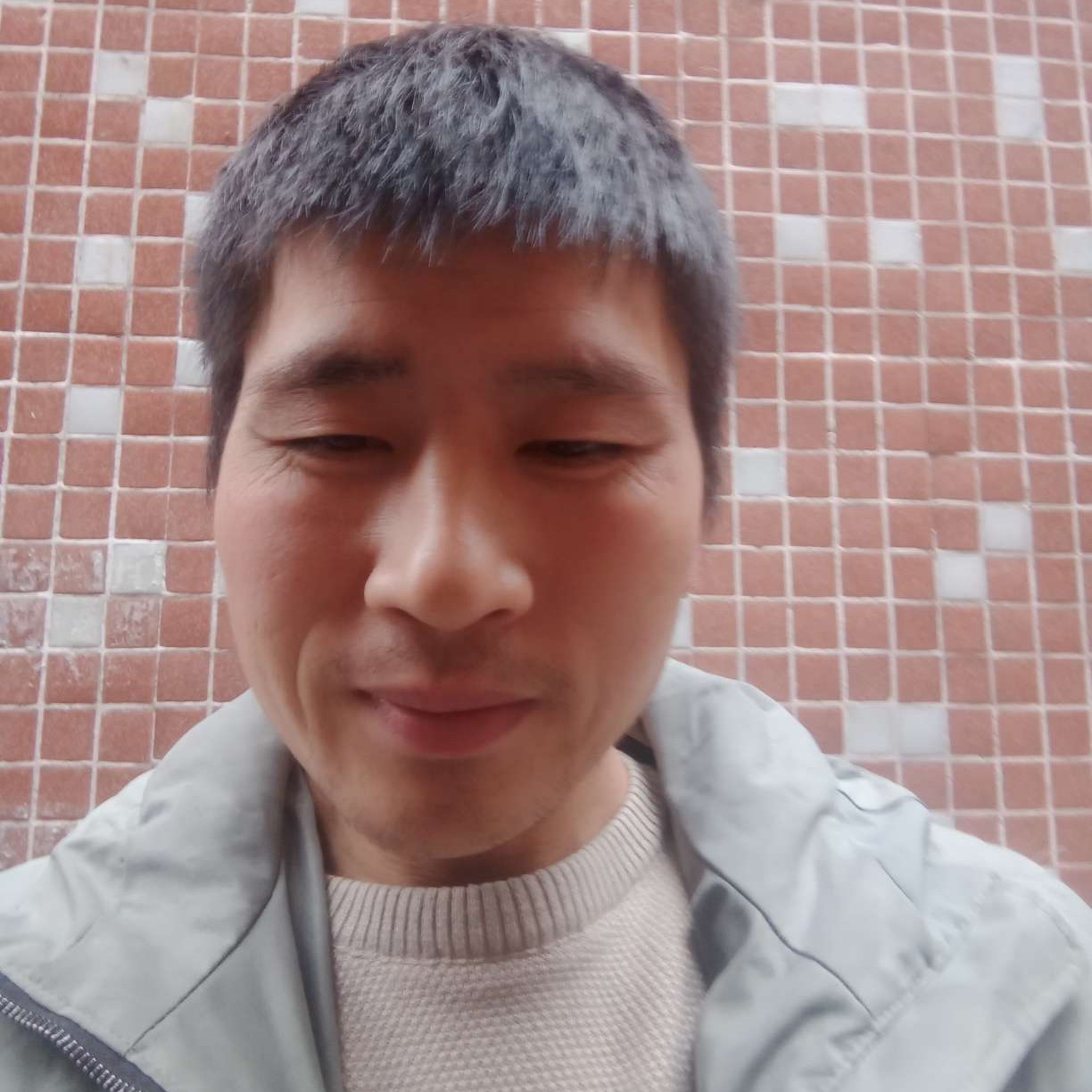 少女怕孤单的照片