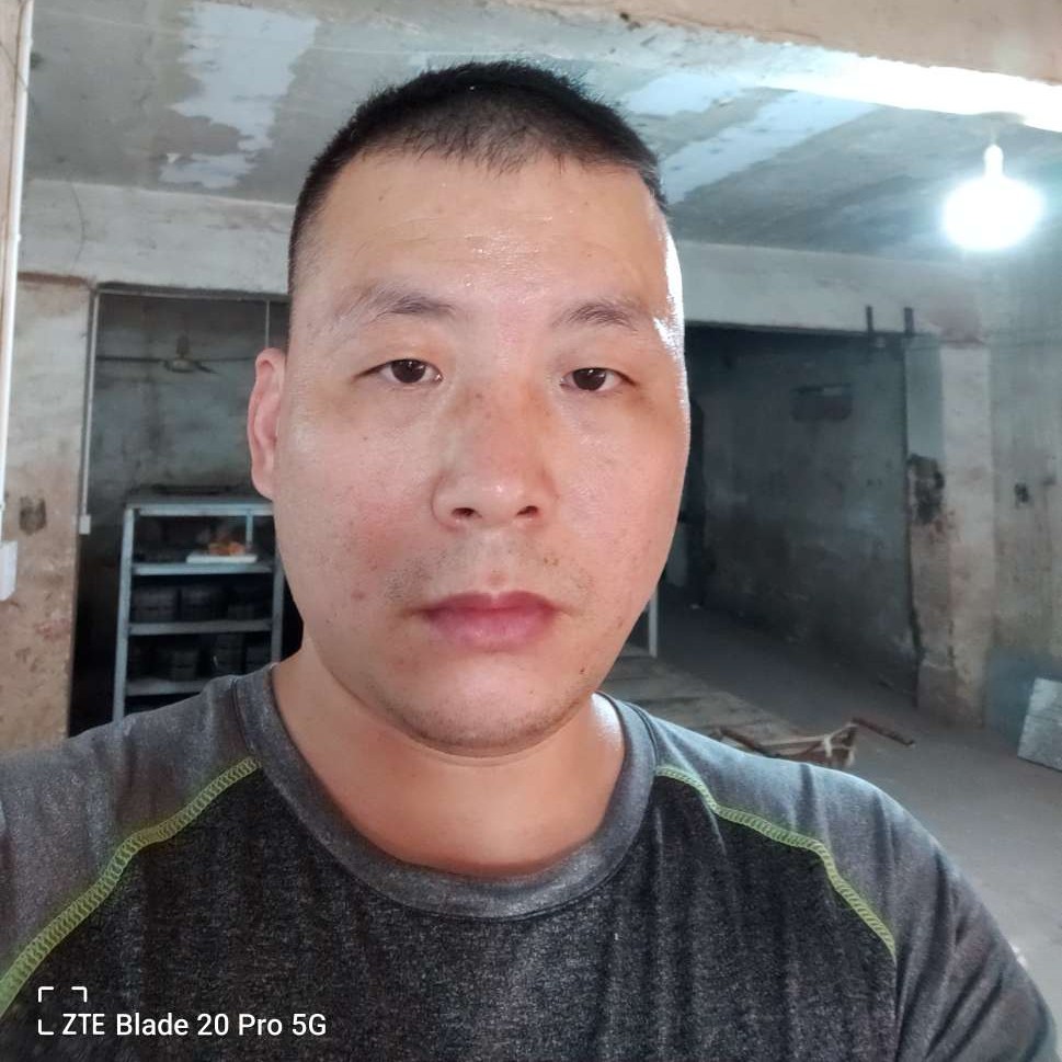 丁士彪的照片