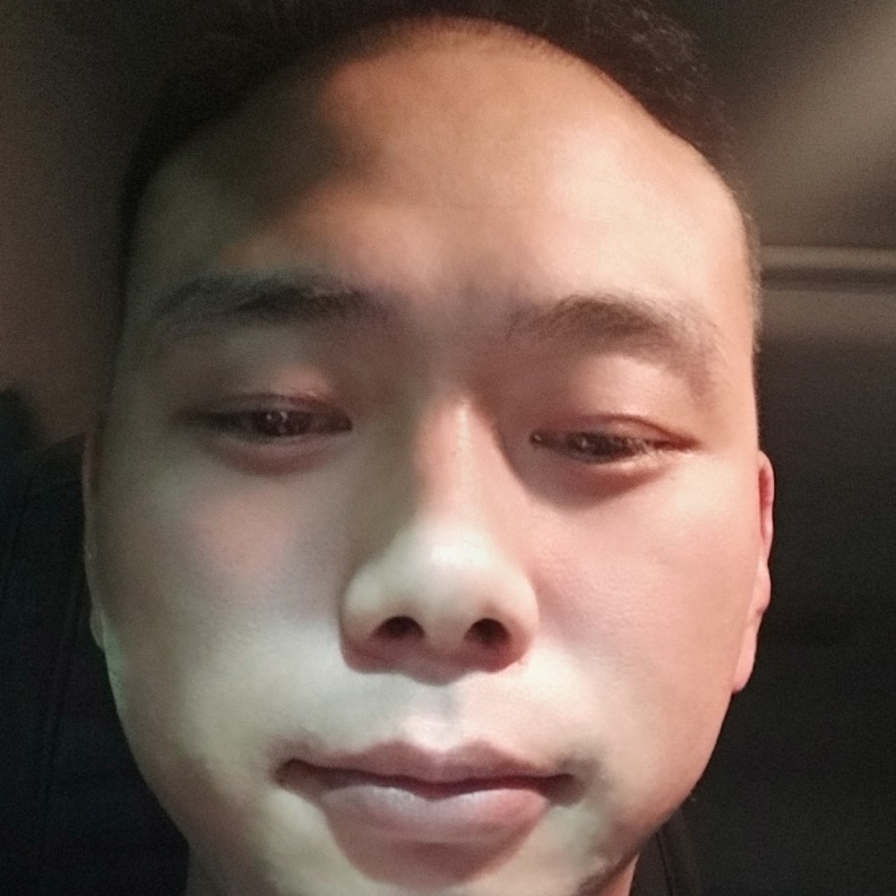 星月那彩色的照片