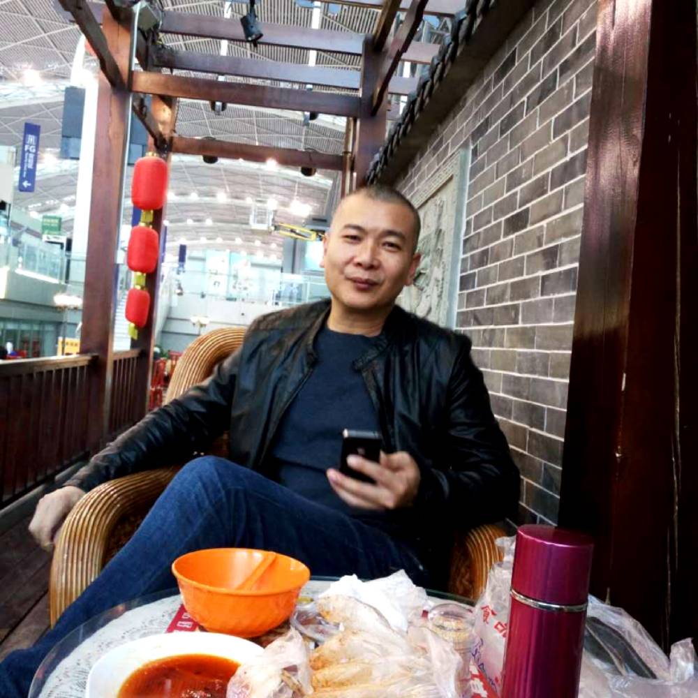 秋颜等待愉快的照片