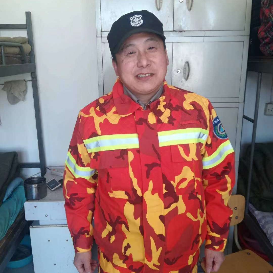 笑靥迅速的照片