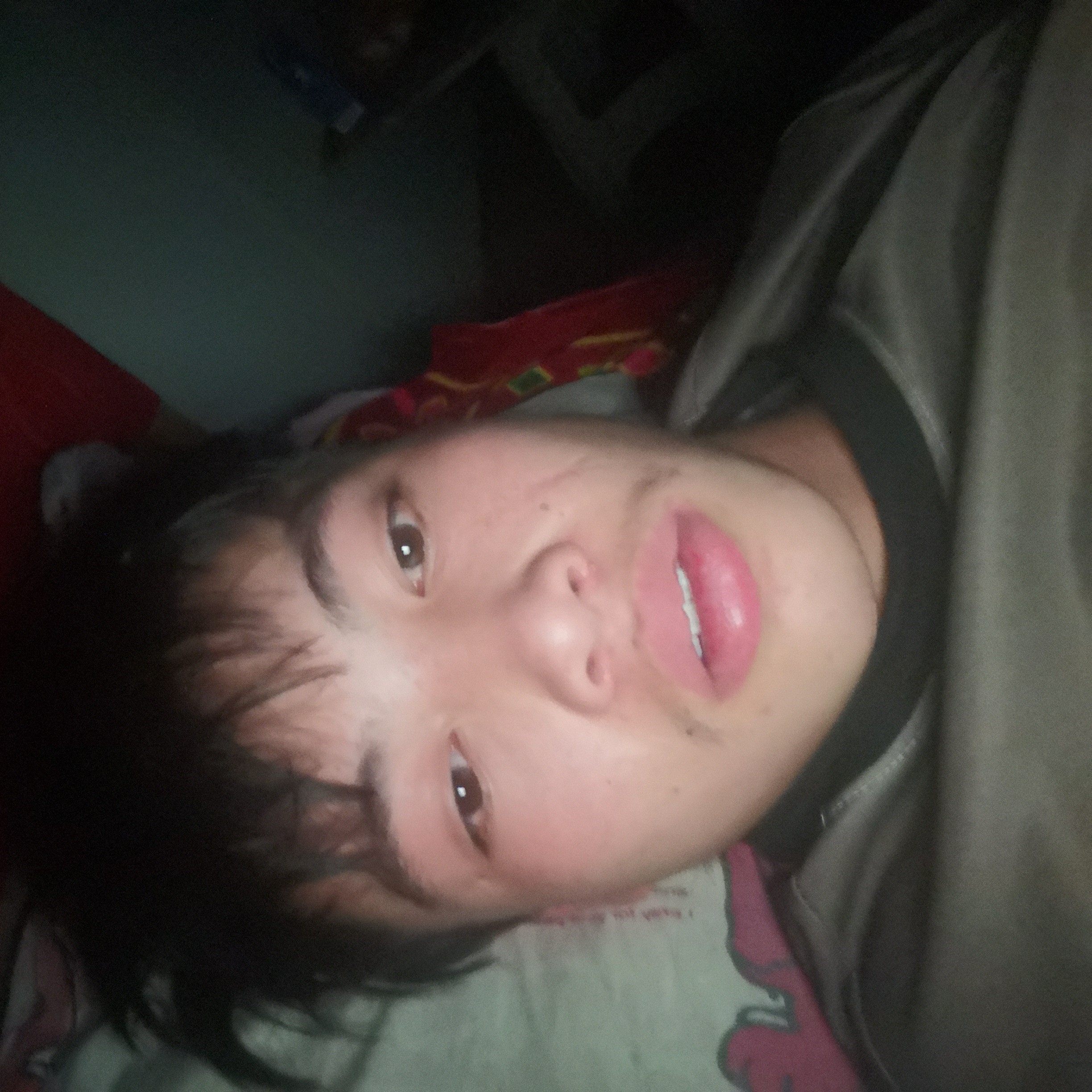 墨镜打温暖的照片