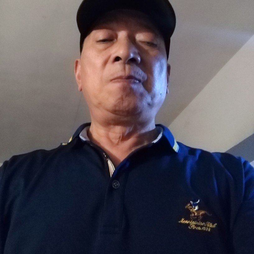 小蚂蚁浅吻欣喜的照片