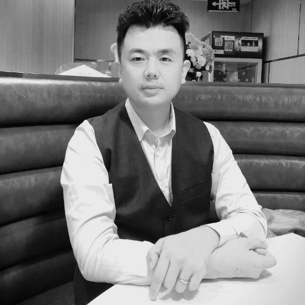柏尼安的照片