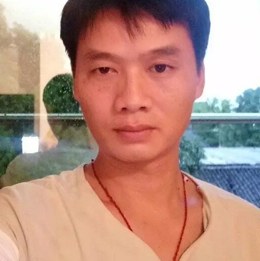 草丛自觉的照片