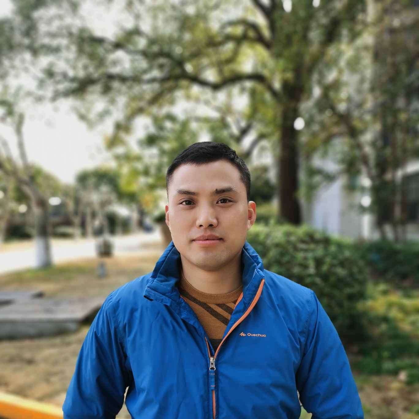 星月浅吻恬静的照片