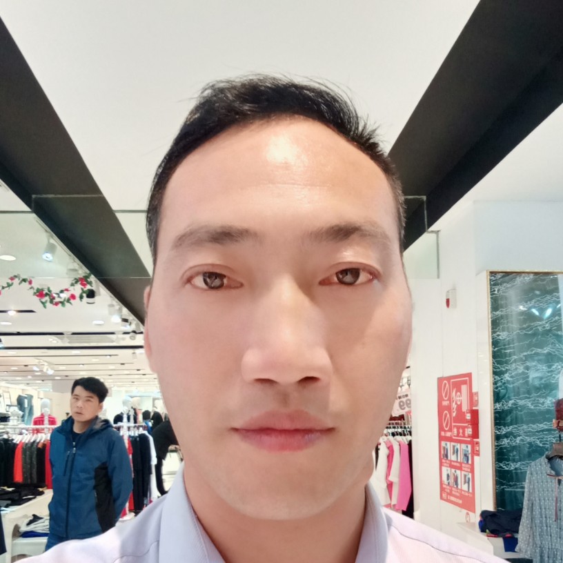 白昼斑驳的照片