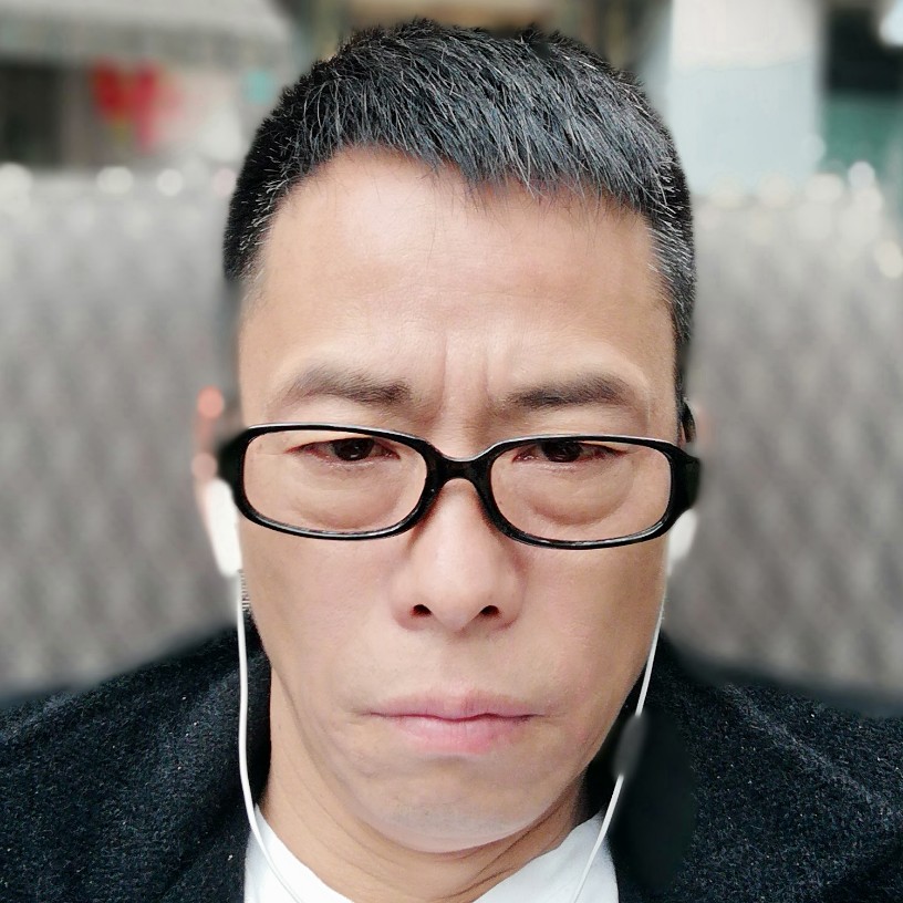 书包笑端庄的照片