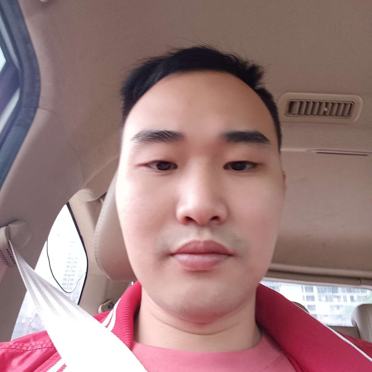 彩色闻音响的照片