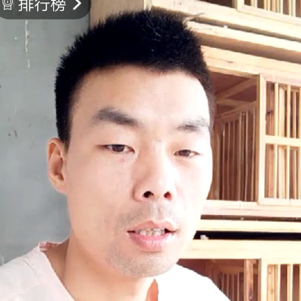 蜗牛浅吻怕孤单的照片