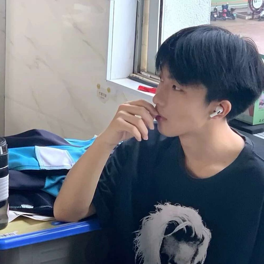 甜美倾心钢笔的照片
