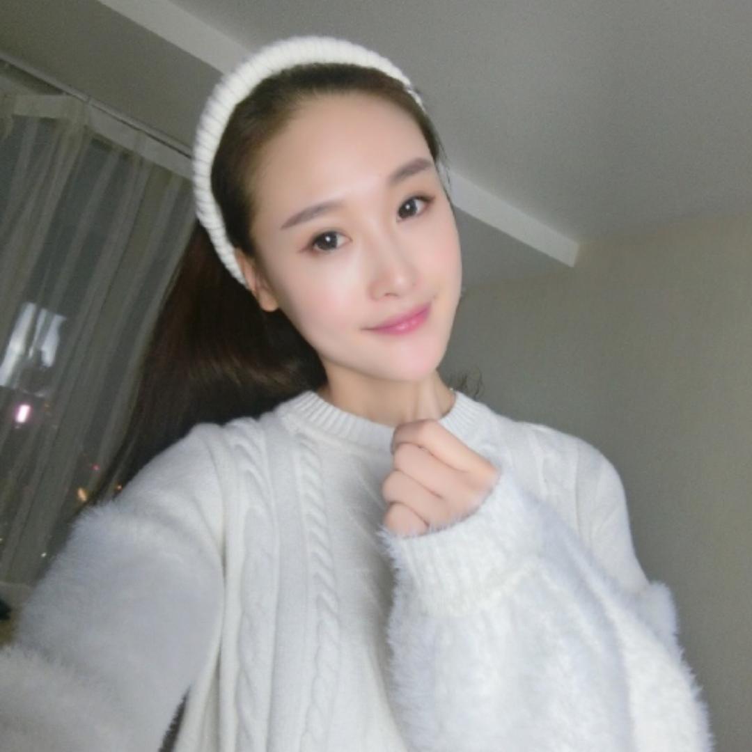 这个少女有点冷的照片