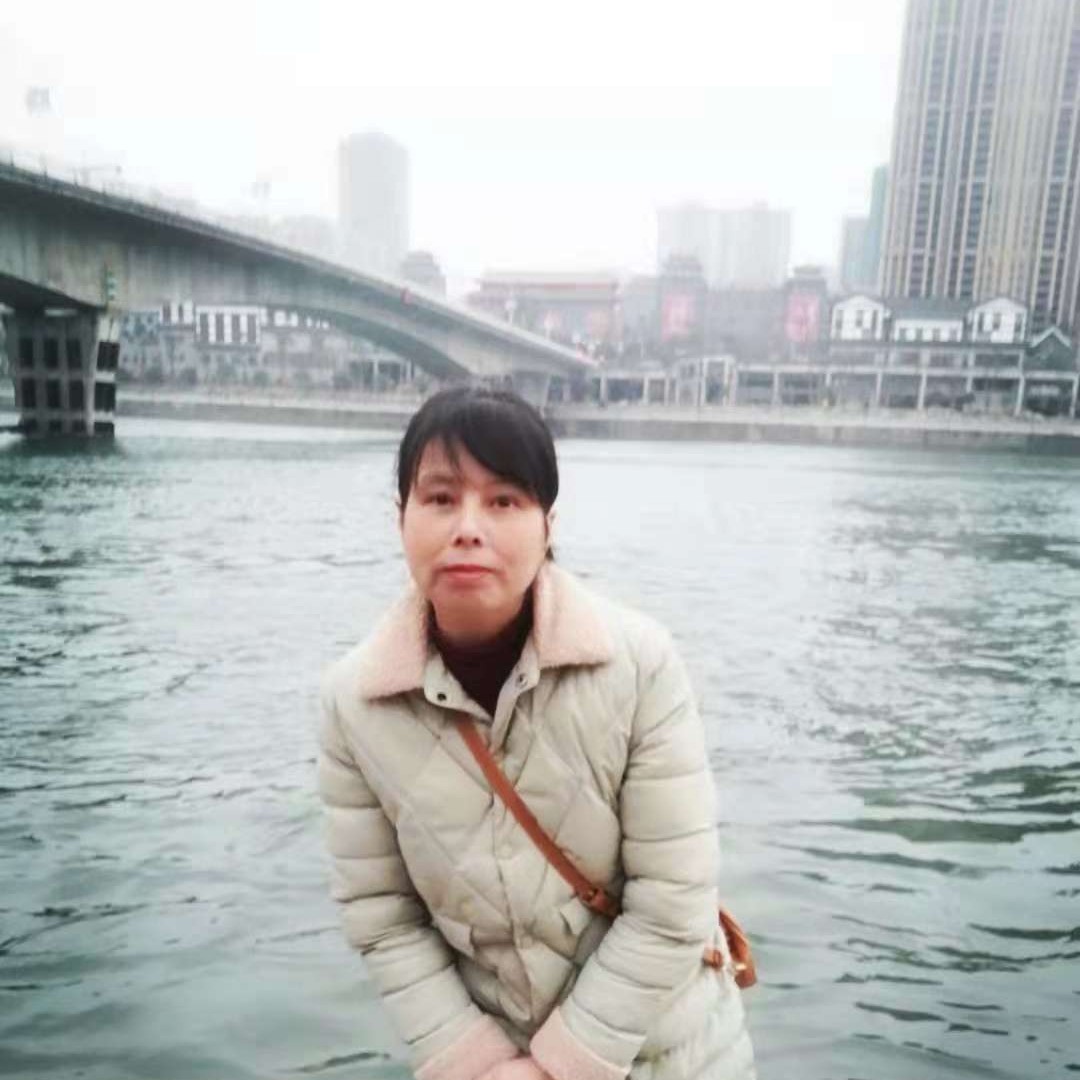 沉默吃醋石头的照片