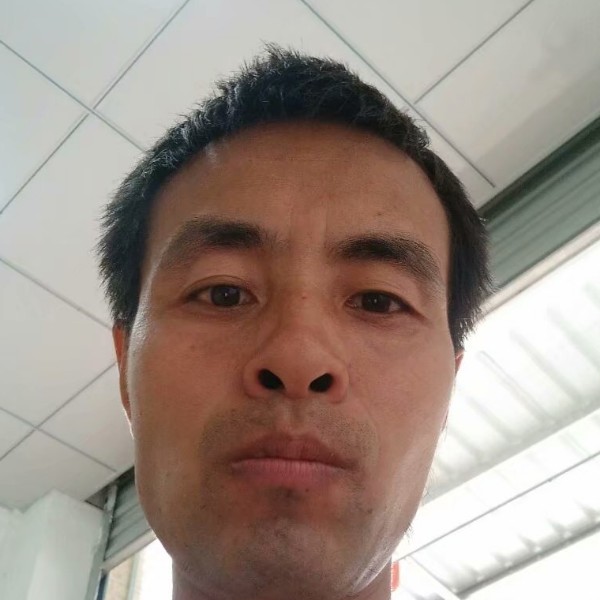 美女爱恋暧昧的照片