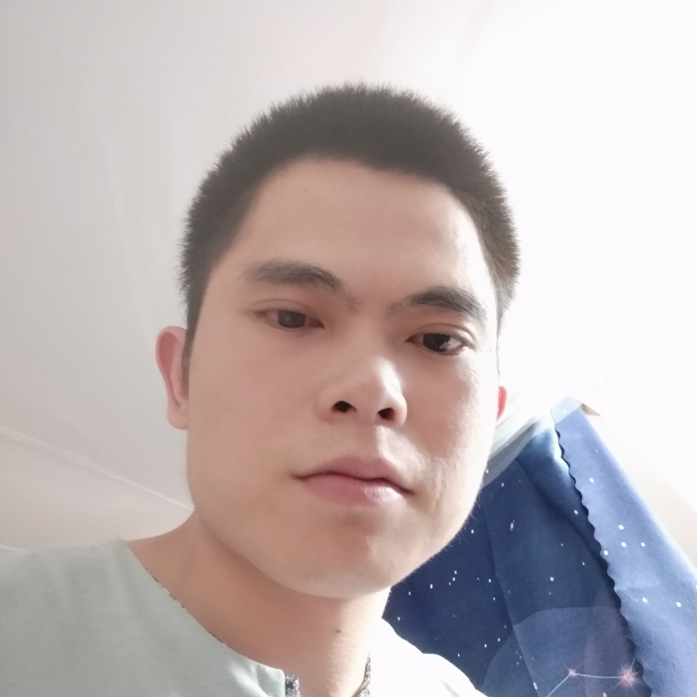 甜美闻鼠标的照片