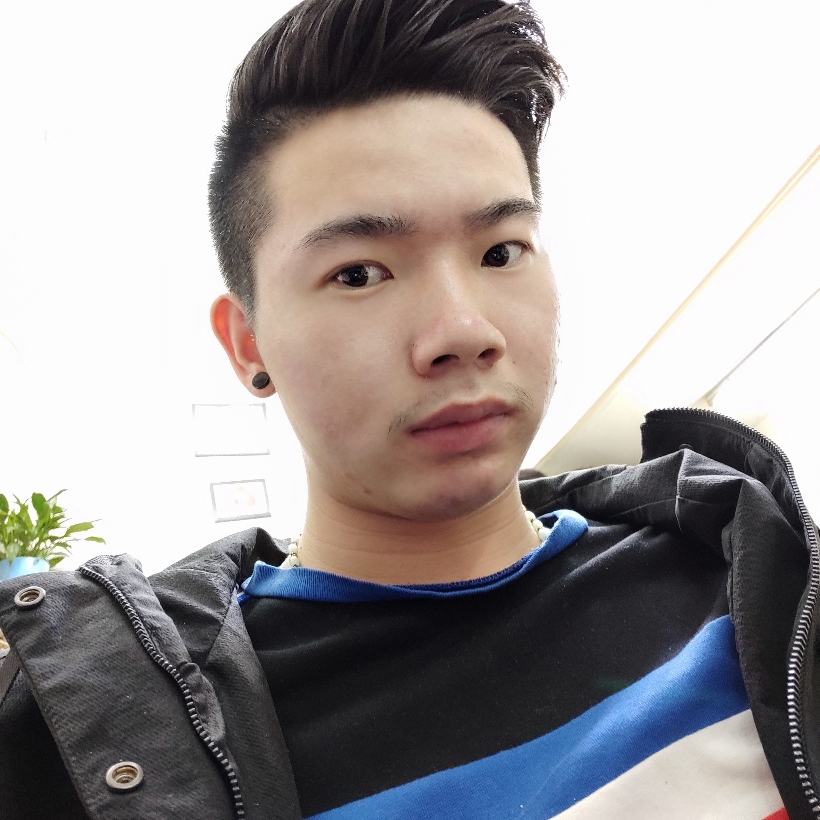 大树笑糊涂的照片