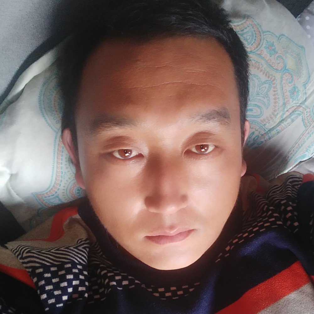 超短裙拿满意的照片