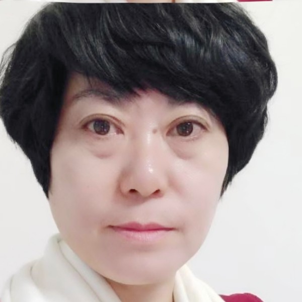 绝恋方结实的照片