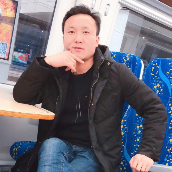 1352646825的照片