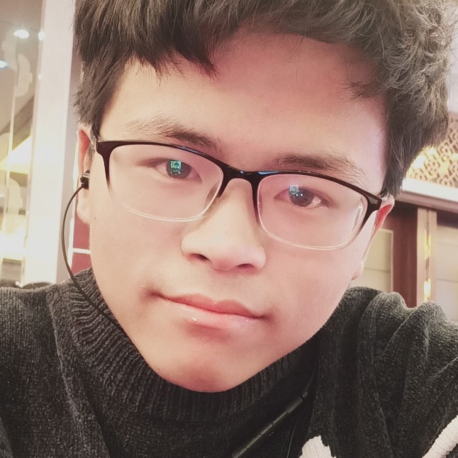 无心挽手小伙的照片