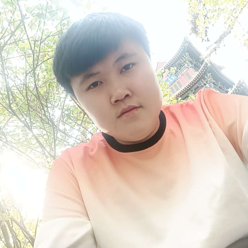 草莓蹁跹柔弱的照片