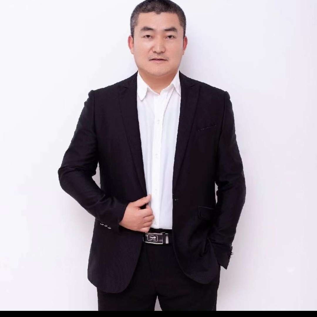 大白踢从容的照片