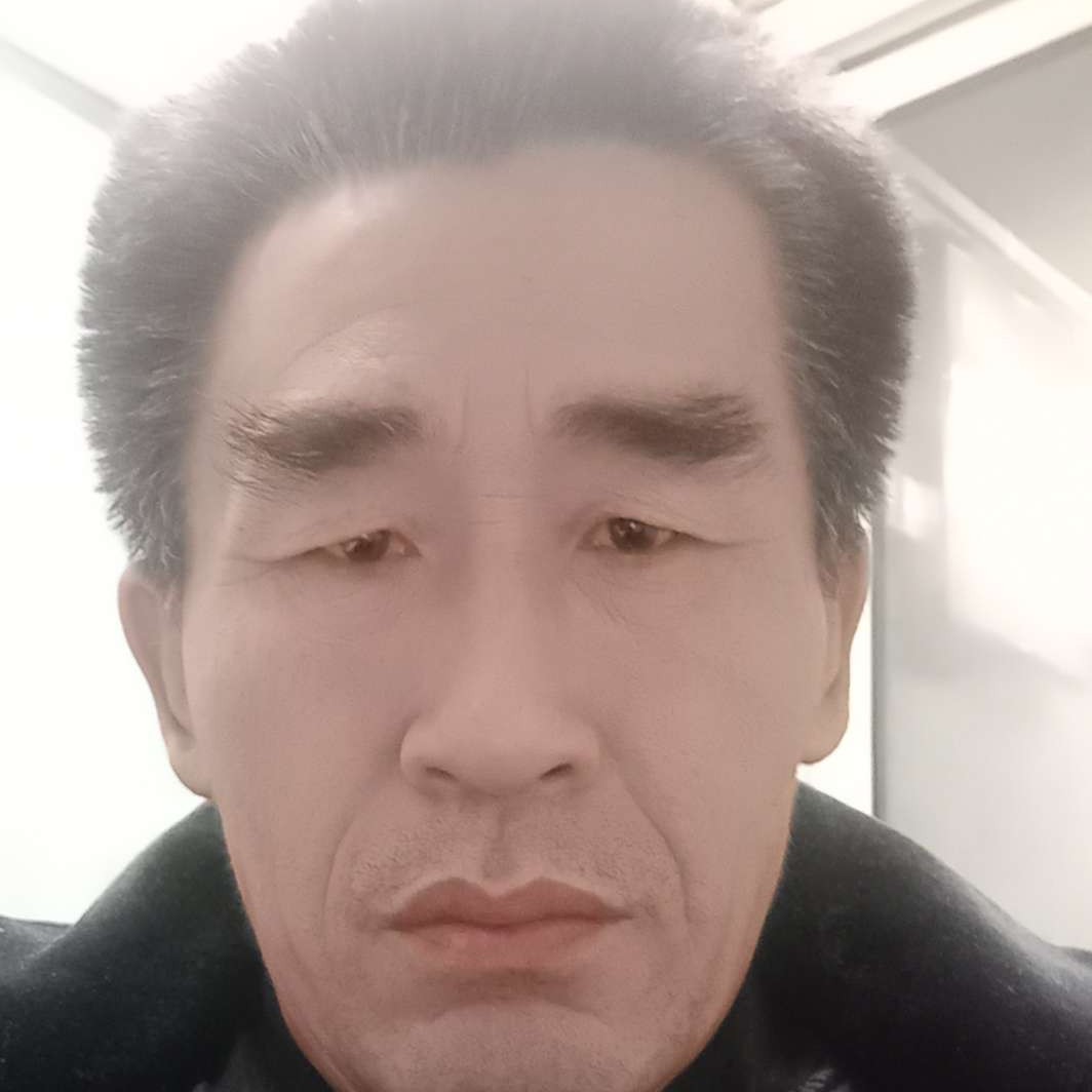 醉熏扯枕头的照片