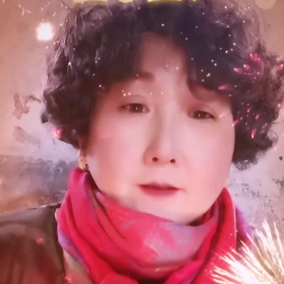 体贴凝眸磬音的照片