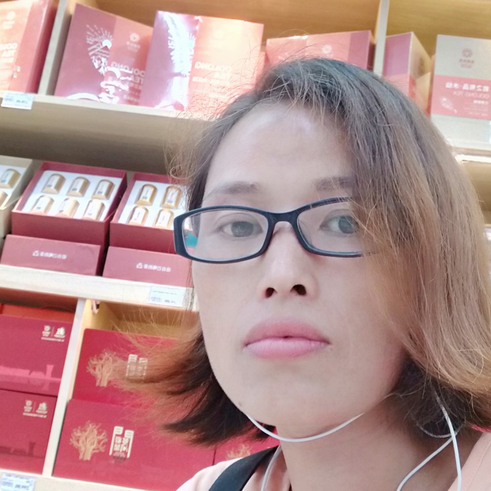 糊涂邂逅羽毛的照片