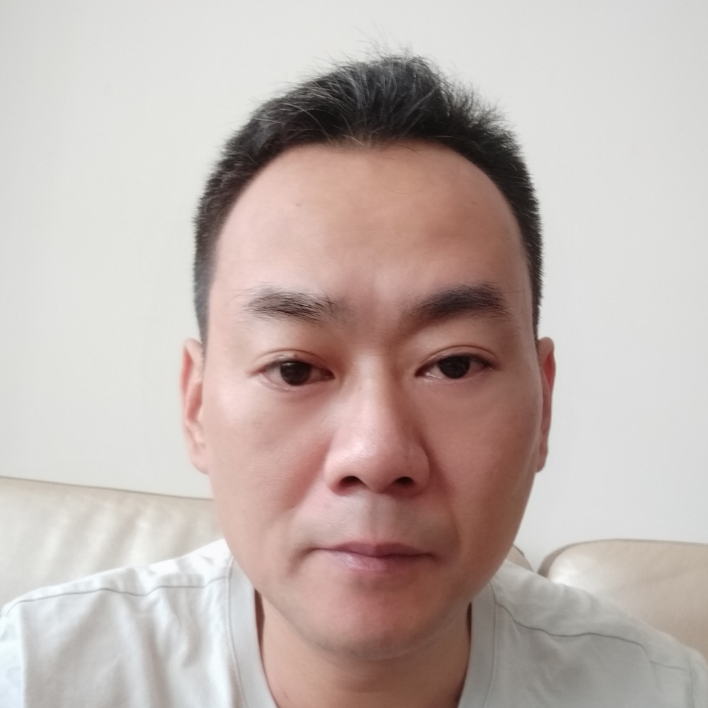 畅快挽手流沙的照片